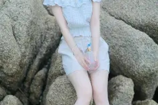 性感女星差点被两位大佬夹死的瓜！